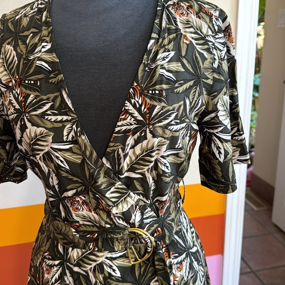 Banana Republic Tiger Handkerchief-Hem Wrap Dress NWT . - Picture 7 of 11